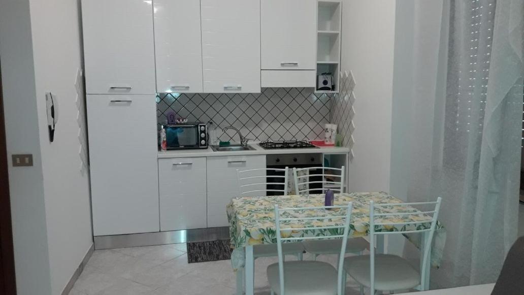 Ferienwohnung Marilyn House Desenzano del Garda Exterior foto