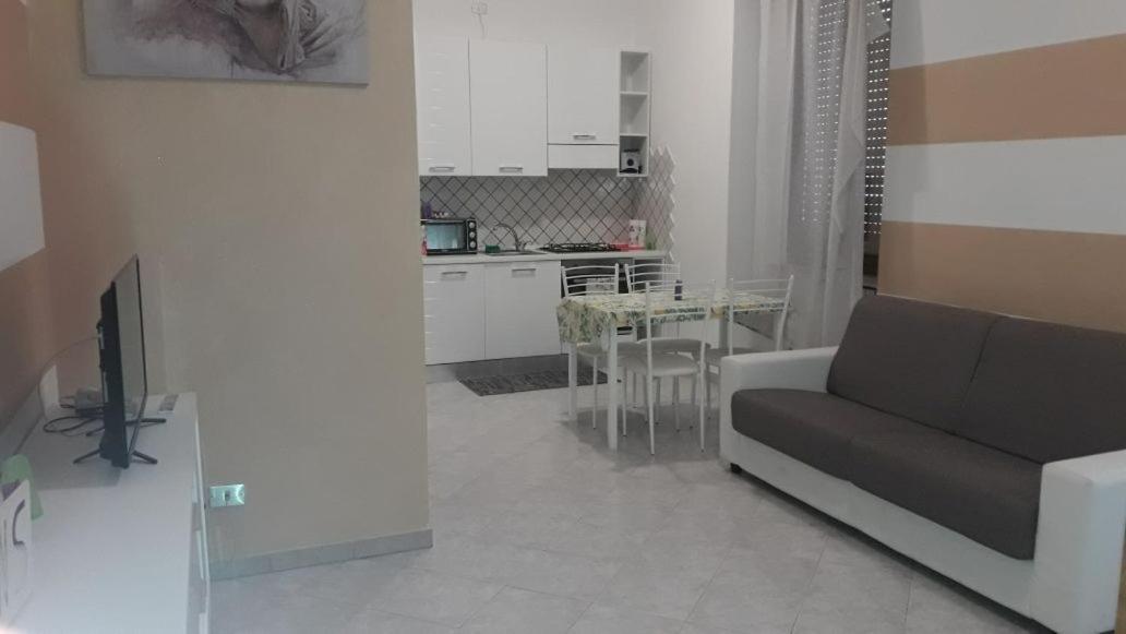 Ferienwohnung Marilyn House Desenzano del Garda Exterior foto